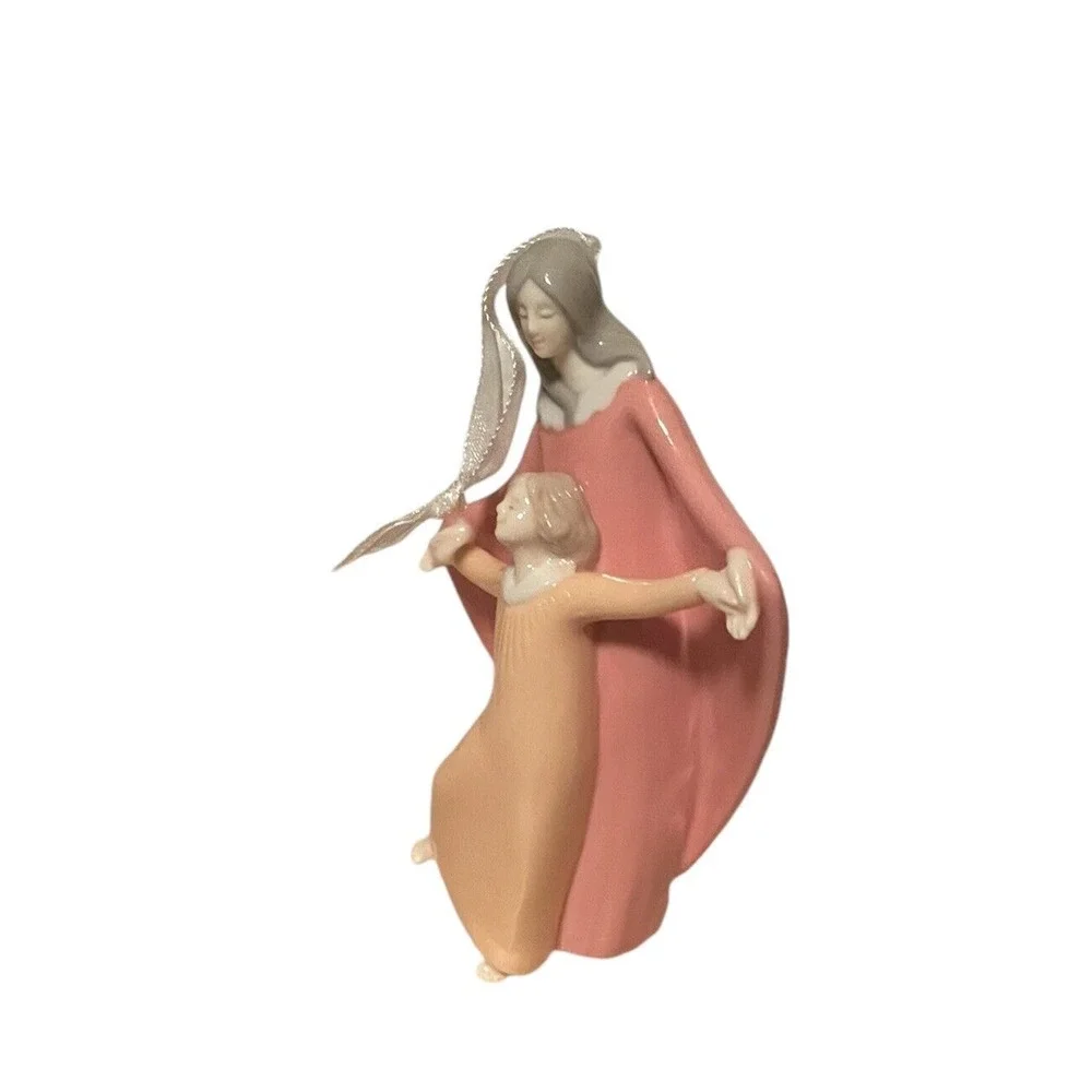 Hallmark Ornament Mother child Daughter 2004 An Angel's Touch Pe-owned VTG 2004